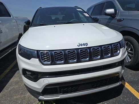 Used 2024 Jeep Compass Limited AWD/4WD image 2