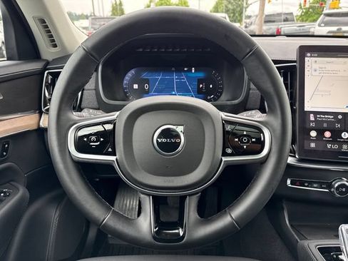 Used 2025 Volvo XC90 B5 Core w/ Protection Package Premier AWD/4WD image 18