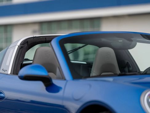 Used 2015 Porsche 911 Targa 4S image 8