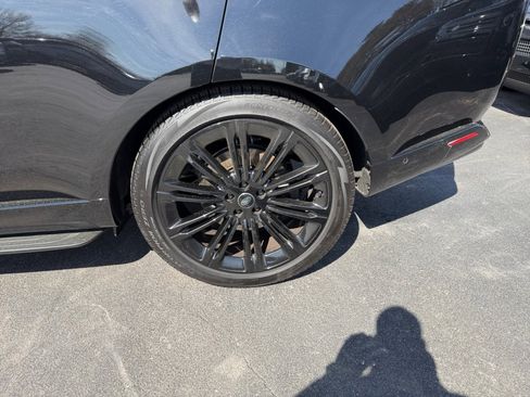 Certified 2024 Land Rover Range Rover SE image 22