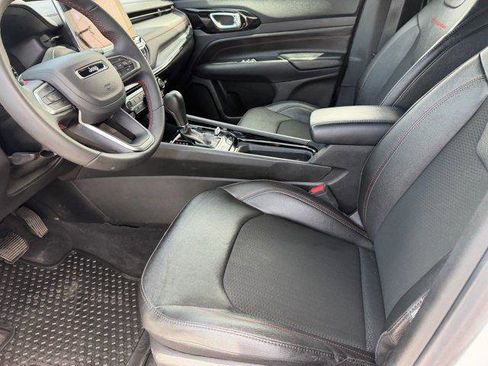 Used 2025 Jeep Compass Trailhawk AWD/4WD image 19