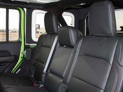 Used 2025 Jeep Wrangler Unlimited Rubicon w/ Safety Group AWD/4WD image 24