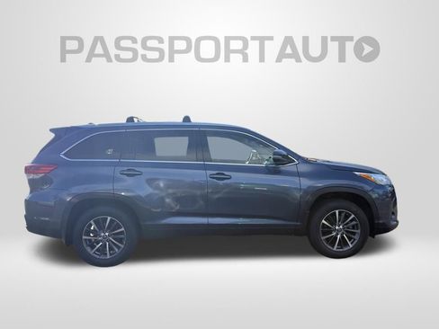 Used 2019 Toyota Highlander XLE image 5