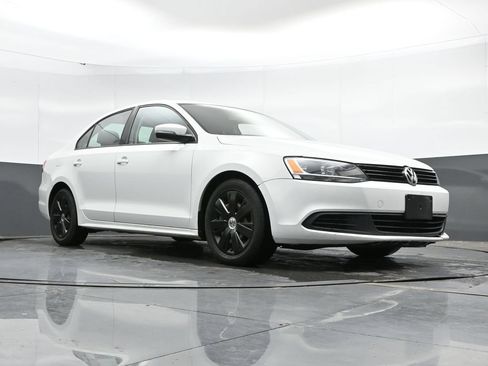 Used 2014 Volkswagen Jetta SE FWD image 32