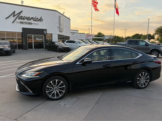 Used 2019 Lexus ES 300h w/ Premium Package video 1