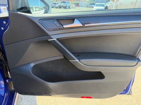 Used 2018 Volkswagen Golf R 4-Door image 15