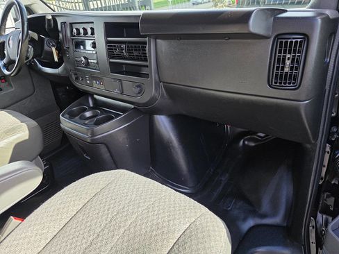 Used 2023 GMC Savana 3500 Extended w/ Driver Convenience Package image 22