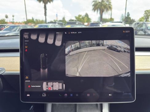 Used 2021 Tesla Model Y Long Range AWD/4WD image 18