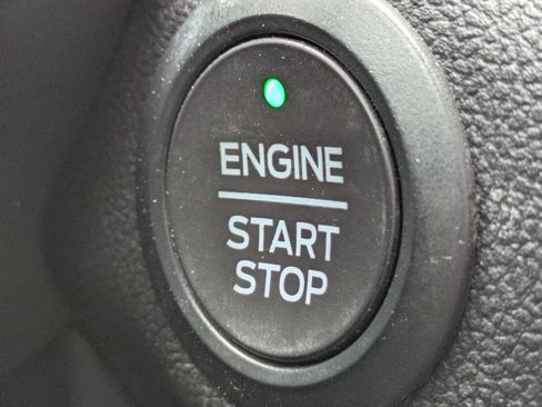 Used 2020 Ford Escape Titanium AWD/4WD image 34