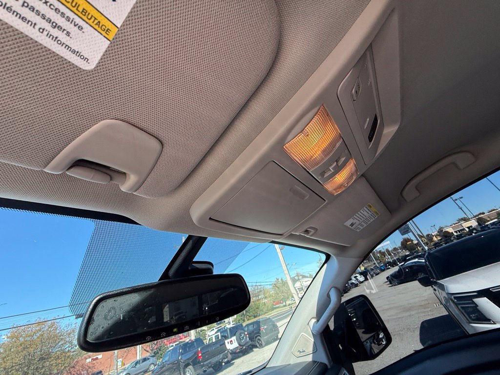 Used 2019 Nissan Titan PRO-4X w/ Pro-4x Convenience Package AWD/4WD image 24