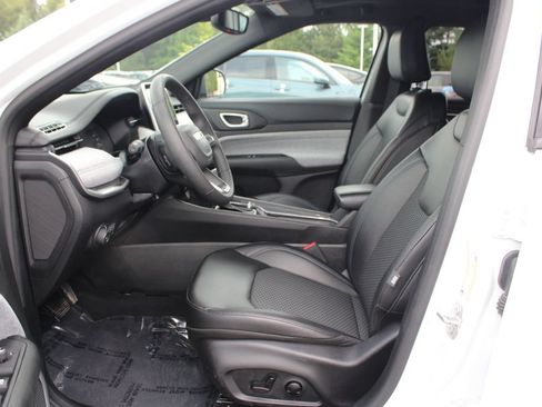 Used 2025 Jeep Compass Latitude w/ Sun & Sound Group AWD/4WD image 50