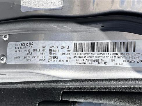 Used 2017 Jeep Cherokee Limited image 37