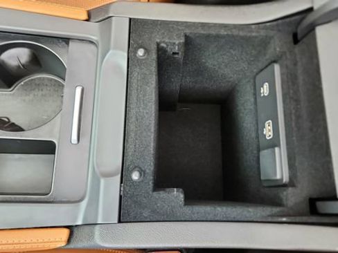 Used 2025 Jaguar F-PACE R-Dynamic S image 53