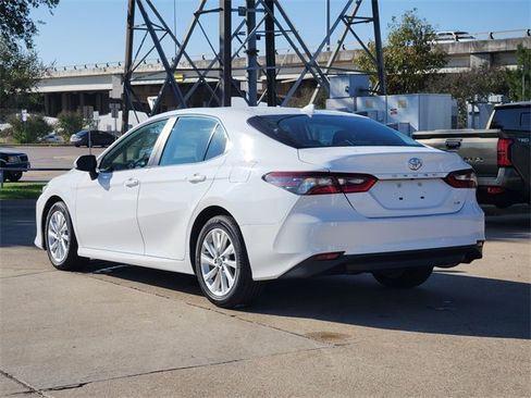 Used 2024 Toyota Camry LE image 4