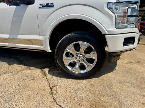 Used 2019 Ford F150 Platinum w/ Equipment Group 701A Luxury AWD/4WD image 19