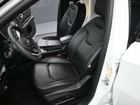 Used 2025 Jeep Compass Limited w/ High Altitude Package AWD/4WD image 22