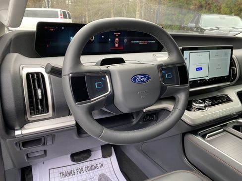 Used 2025 Ford Expedition Max Active image 17