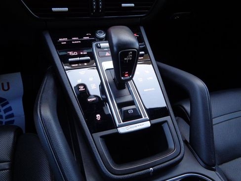 Used 2019 Porsche Cayenne AWD/4WD image 12