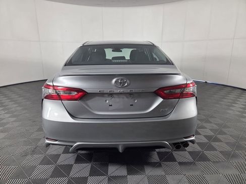Used 2018 Toyota Camry SE FWD image 6