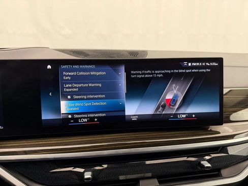 Used 2023 BMW X7 xDrive40i w/ Premium Package AWD/4WD image 24