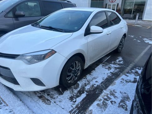 Used 2015 Toyota Corolla LE image 3