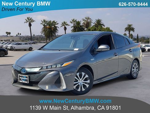 Used 2022 Toyota Prius Prime LE FWD image 1