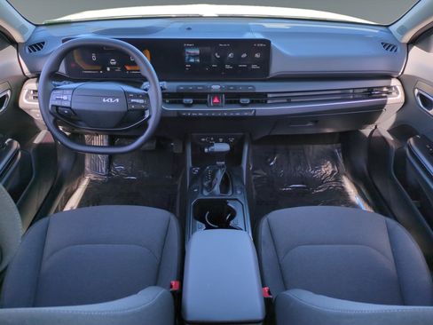 Used 2025 Kia K4 LXS image 10