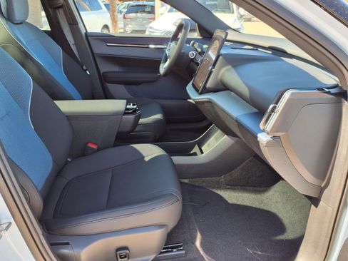 New 2026 Volvo EX30 Plus w/ Protection Package Premier AWD/4WD image 9