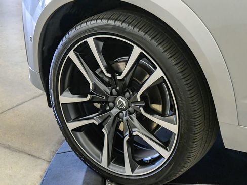 Certified 2023 Volvo XC60 B5 Ultimate w/ Climate Package AWD/4WD image 10