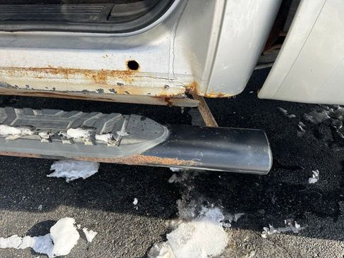 Used 2011 Chevrolet Silverado 1500 LT image 9