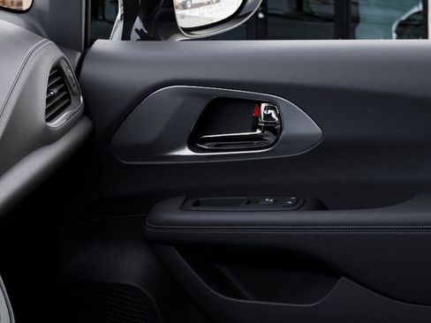 New 2026 Chrysler Pacifica Select FWD image 25