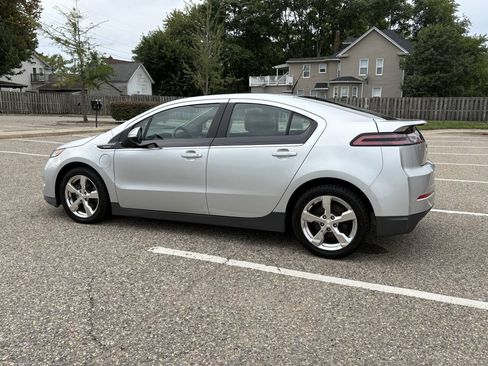 Used 2014 Chevrolet Volt Premium w/ Premium Trim Package FWD image 38