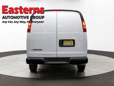 Used 2021 Chevrolet Express 2500 RWD image 6
