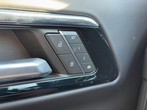 Used 2025 Chevrolet Suburban RST w/ Comfort Package image 17