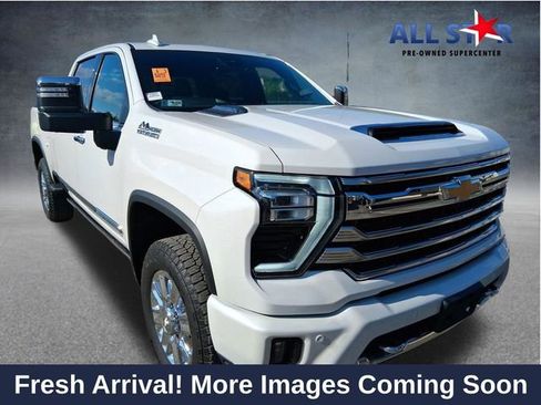 Used 2024 Chevrolet Silverado 2500 High Country w/ Technology Package AWD/4WD image 1