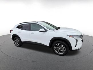 Used 2025 Chevrolet Trax LT video 2