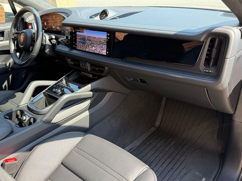 Certified 2025 Porsche Cayenne GTS image 19