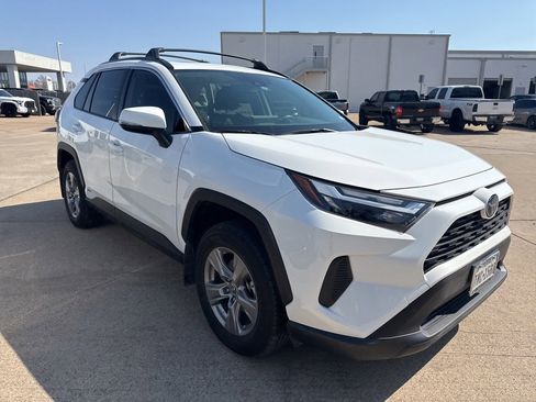 Used 2023 Toyota RAV4 XLE w/ Convenience Package image 2