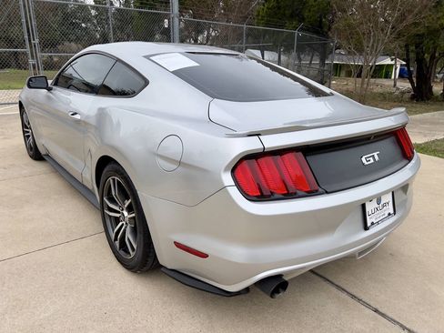 Used 2016 Ford Mustang GT RWD image 10