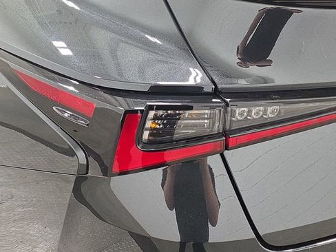 Used 2025 Lexus IS 500 RWD image 32