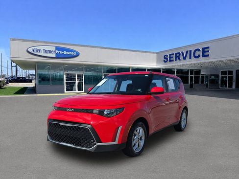 Used 2023 Kia Soul S FWD image 4