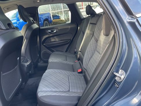 Used 2023 Volvo XC60 B5 Core image 22