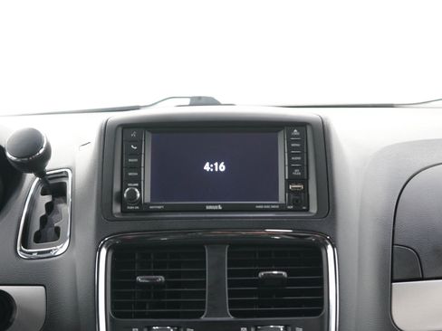 Used 2016 Dodge Grand Caravan R/T FWD image 16