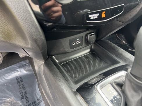 Used 2020 Nissan Rogue Sport S image 33