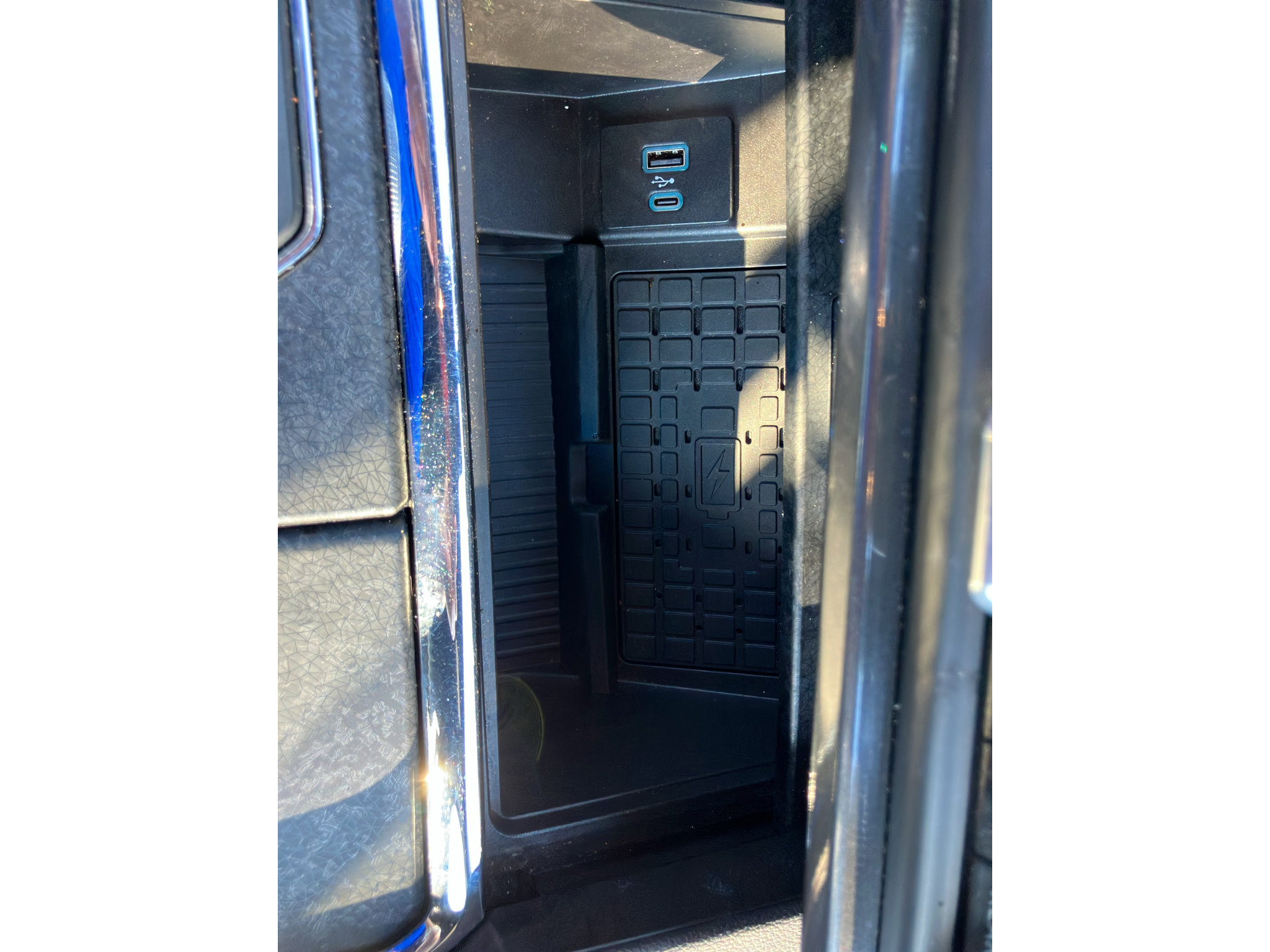 Used 2023 Ford Expedition Limited AWD/4WD image 22