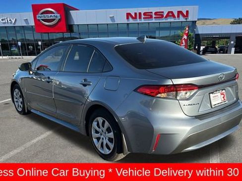 Used 2022 Toyota Corolla LE image 5
