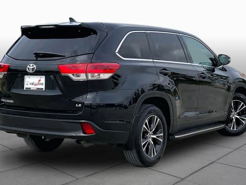 Used 2019 Toyota Highlander Plus FWD image 12