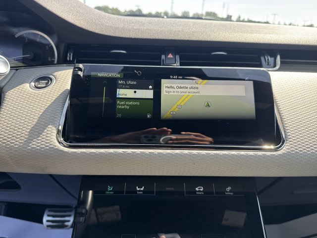 Used 2020 Land Rover Range Rover Evoque R-Dynamic S AWD/4WD image 17