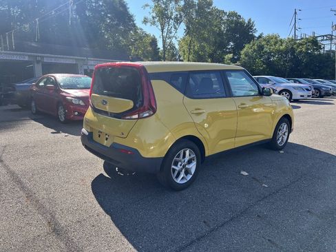 Used 2020 Kia Soul S FWD image 3