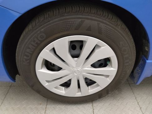 Used 2024 Nissan Versa S w/ Trunk Package FWD image 31